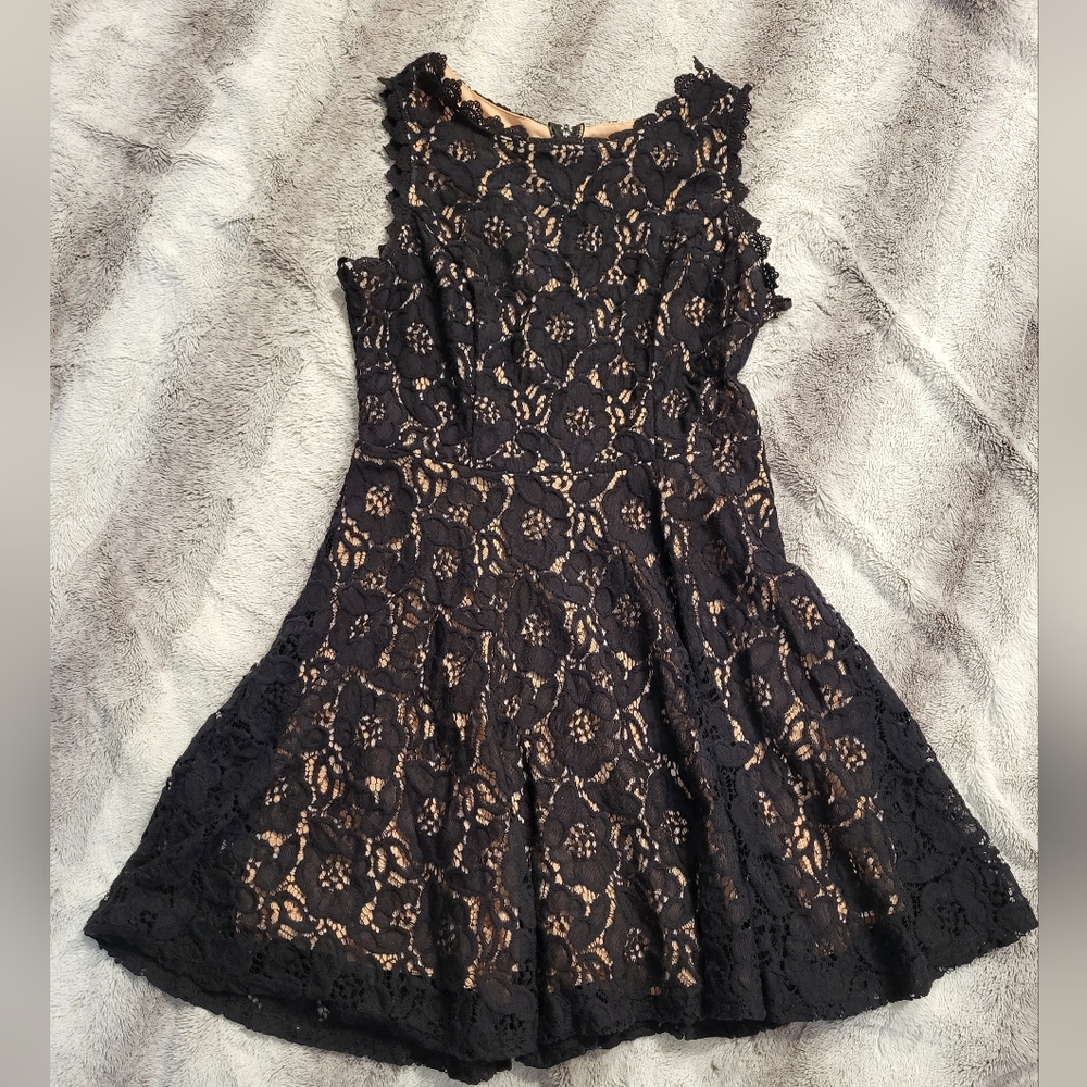 Junior's Black Lace Dress